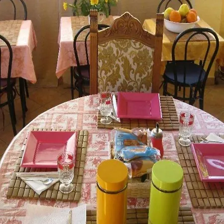 Hotel Le Petit 2*
