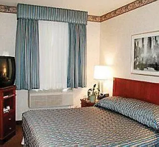 Le Petit Hotel 2*
