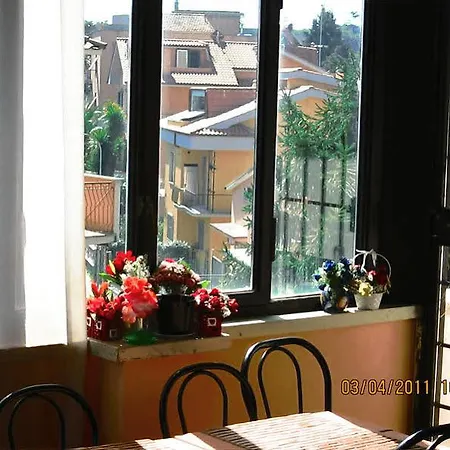 Le Petit Hotel 2*