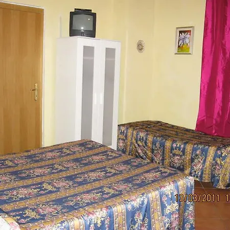 Le Petit Hotel
